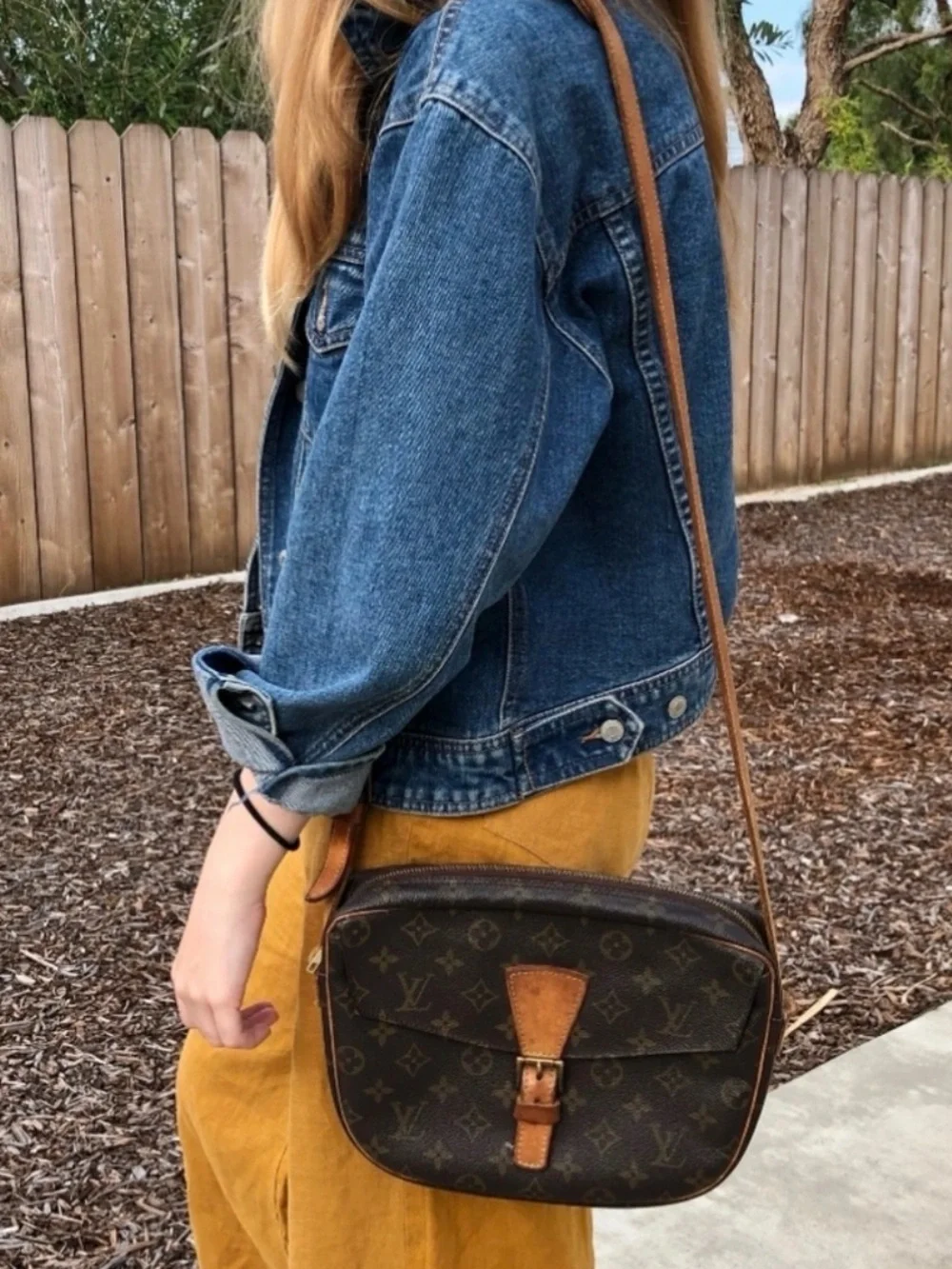 Louis Vuitton Jeune Fille MM crossbody bag Vintage w/ COA